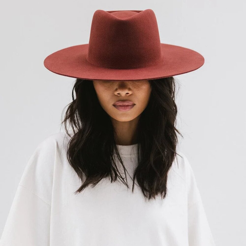 NWT - Gigi Pip Dakota Triangle Hat